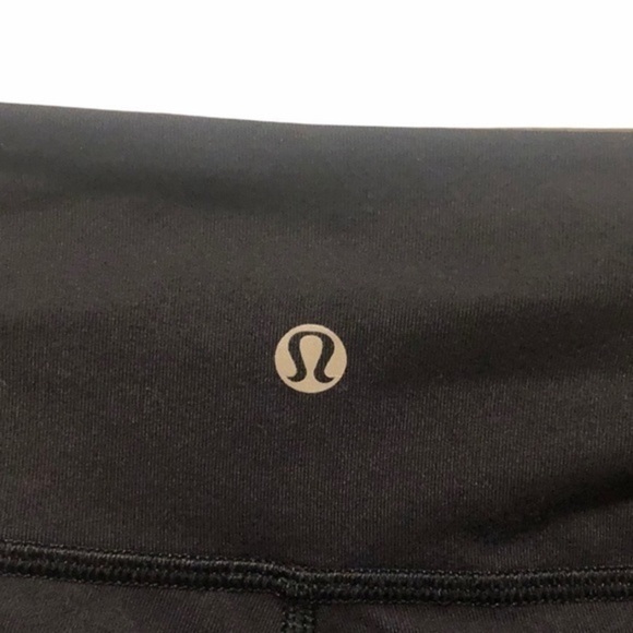 Lululemon  Athletica cropped leggings  size 4 buttery soft - Picture 5 of 5